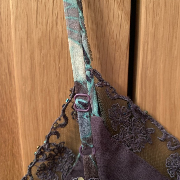 Multi color adjustable strap beaded trim camisole - Picture 3 of 8